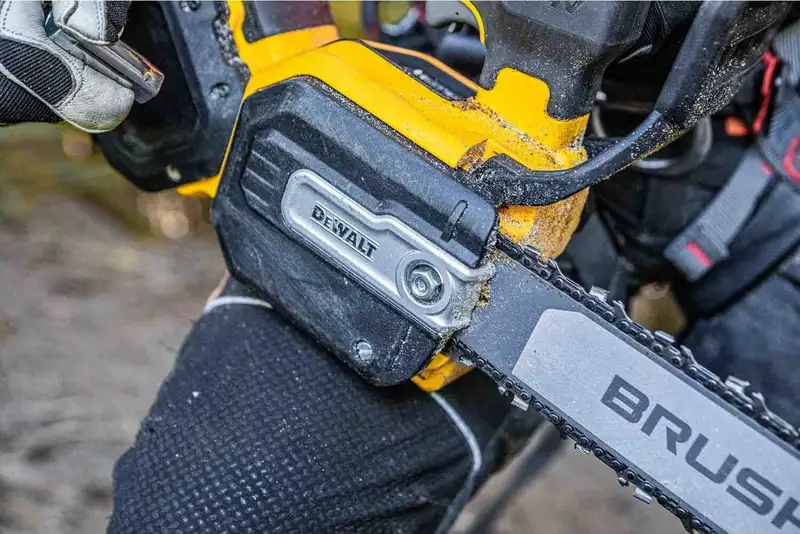 Пилка ланцюгова акумуляторна безщіткова з верхньою рукояткою DeWALT DCMCST635X1 — Photo 6