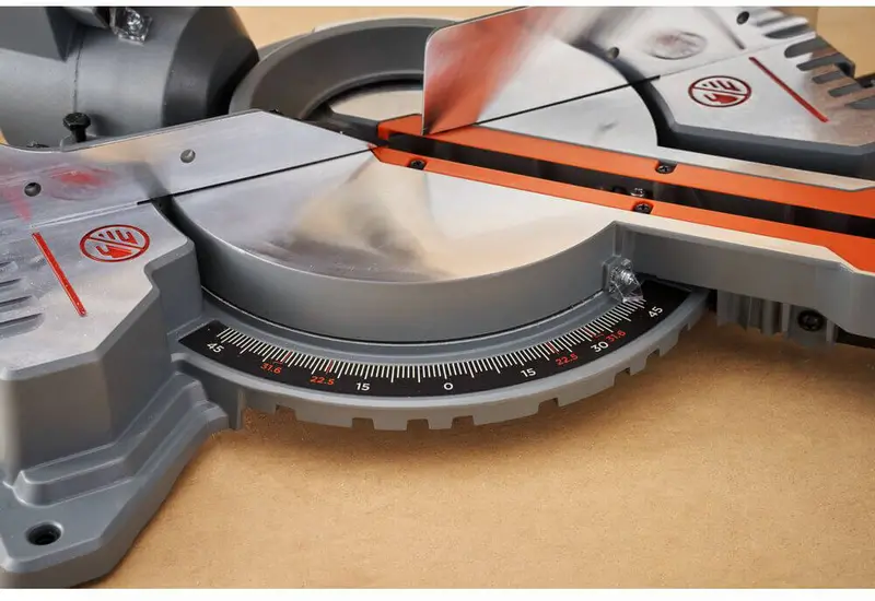 Пила торцювальна мережева BLACK+DECKER BES701 — Photo 11