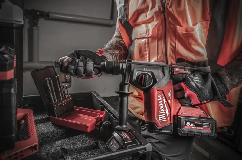 Перфоратор аккумуляторный бесщёточный SDS-PLUS MILWAUKEE M18 ONEFHX-552X — Photo 15