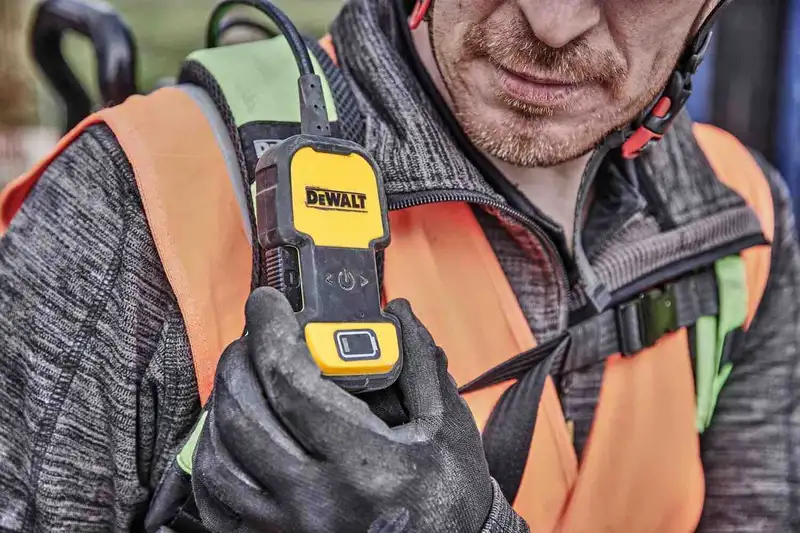 Вібратор-наплічник глибинний акумуляторний POWERSHIFT DeWALT DCPS310N — Photo 12