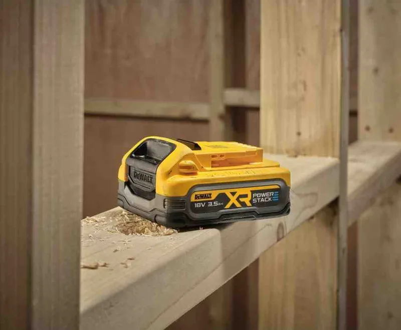 Акумуляторна батарея PowerStack DeWALT DCBP318 — Photo 5