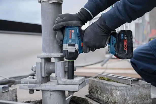 Акумуляторний безщітковий ударний гайковерт Bosch GDS 18V-750 C — Photo 2