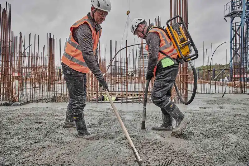 Вібратор-наплічник глибинний акумуляторний POWERSHIFT DeWALT DCPS310N — Photo 7