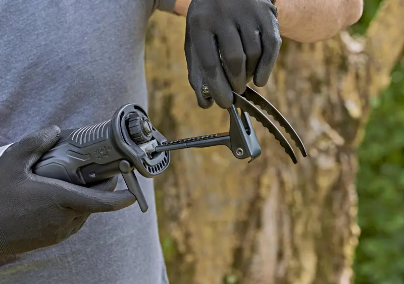 Пила шабельна мережева BLACK+DECKER BES301K — Photo 5