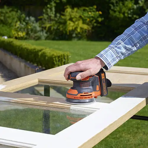 Шліфмашина ексцентрикова акумуляторна BLACK+DECKER BDCROS18 — Photo 2