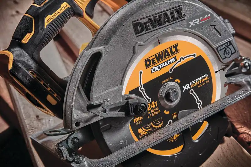 Пила дискова акумуляторна безщіткова DeWALT DCS573NT — Photo 8
