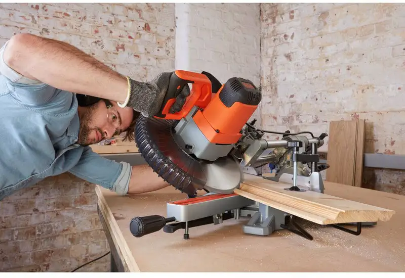 Пила торцювальна мережева BLACK+DECKER BES710 — Photo 3