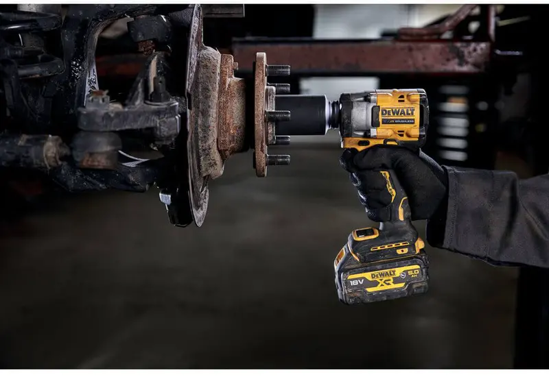 Гайкокрут ударний акумуляторний безщітковий DeWALT DCF923P2G — Photo 17