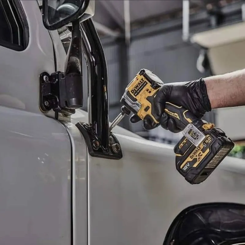 Шурупокрут ударний акумуляторний безщітковий DeWALT DCF850NT — Photo 4