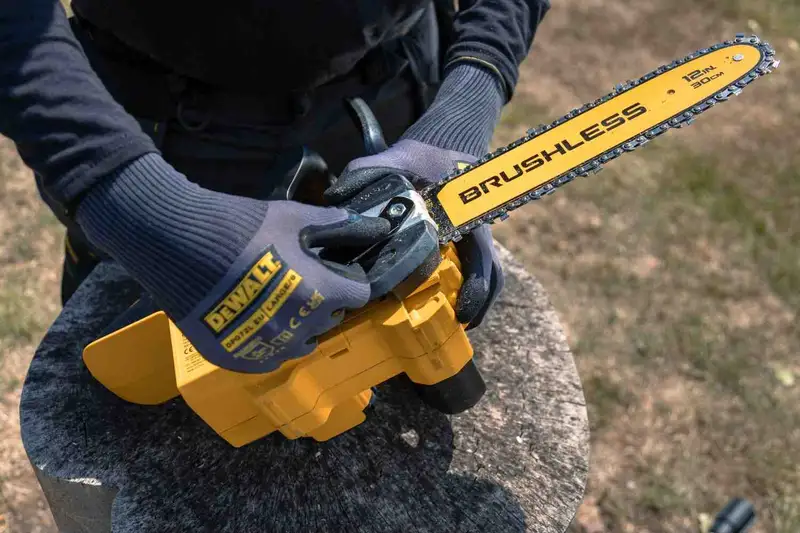 Пила ланцюгова акумуляторна безщіткова DeWALT DCMCS565P1 — Photo 7