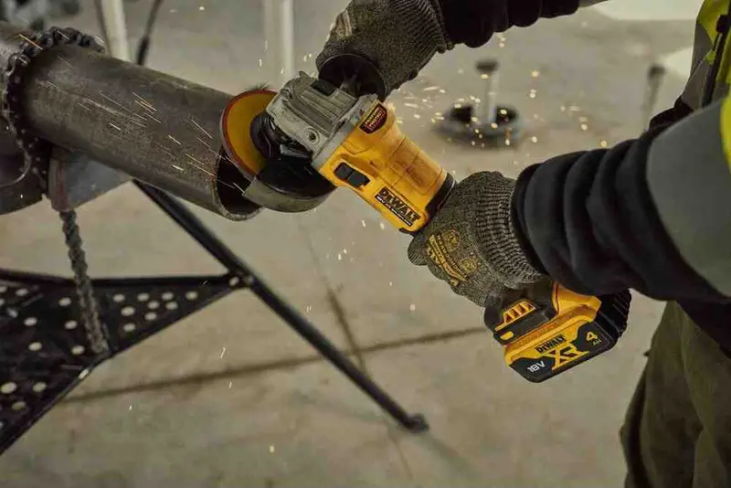 Шліфмашина кутова - болгарка акумуляторна безщіткова DeWALT DCG407M2T — Photo 7