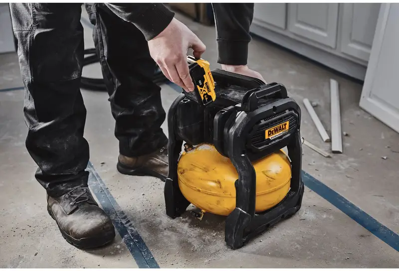 Компресор повітряний акумуляторний DeWALT DCC1018N — Photo 9