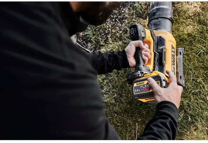 Повітродувка акумуляторна безщіткова DeWALT DCMBL777N — Photo 9