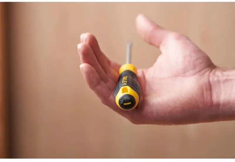 Викрутка Cushion Grip довжиною 100 мм з жалом, що розширюється під шліц SL 5.5 STANLEY STHT16146-0 — Photo 3