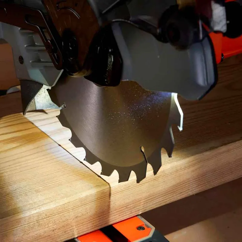 Пила торцювальна мережева BLACK+DECKER BES702 — Photo 5