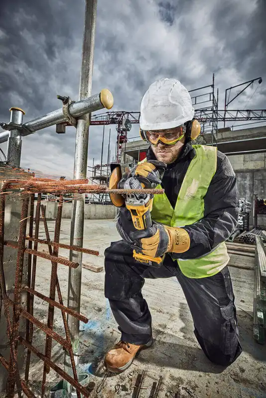 Шліфмашина кутова - болгарка акумуляторна безщіткова DeWALT DCG405P3 — Photo 13
