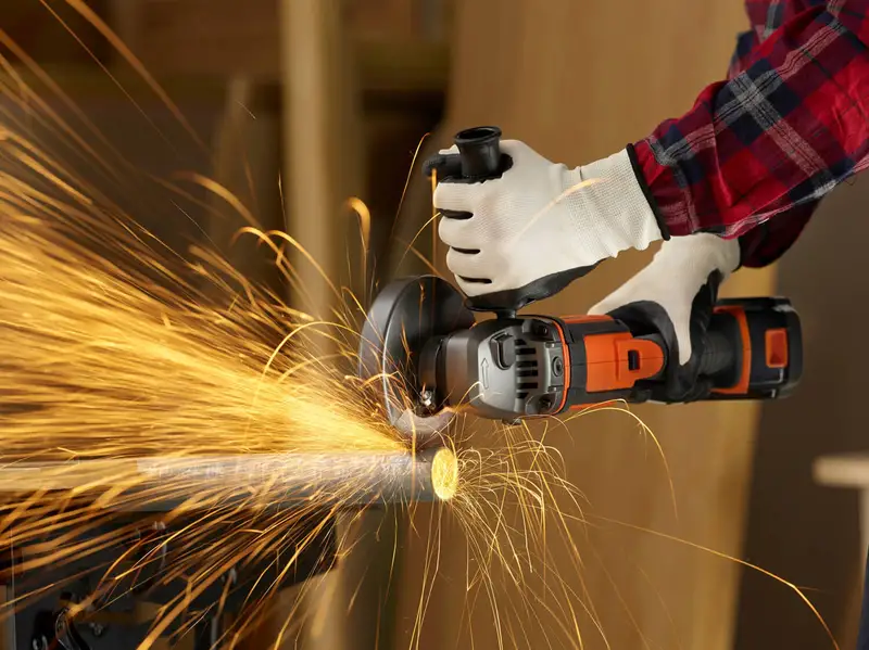 Шліфмашина кутова - болгарка акумуляторна BLACK+DECKER BCG720N — Photo 9