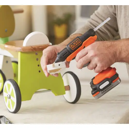 Пістолет клейовий акумуляторний BLACK+DECKER BDCGG12N — Photo 3