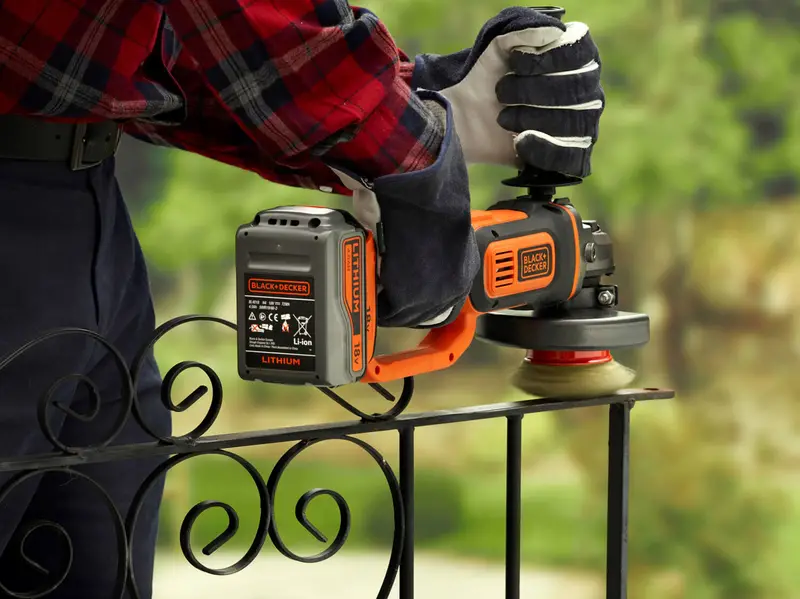 Шліфмашина кутова - болгарка акумуляторна BLACK+DECKER BCG720N — Photo 5