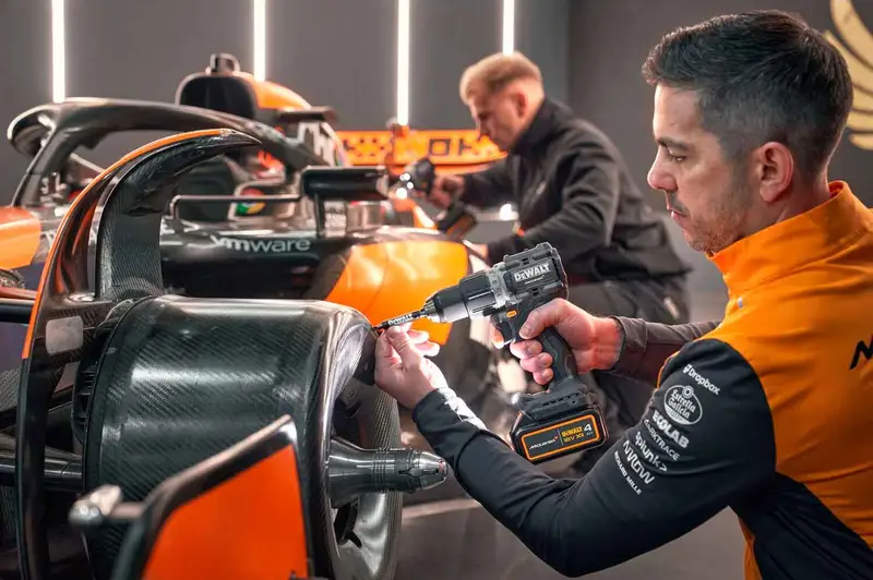 Дриль-шурупокрут ударний McLaren F1 TEAM LIMITED EDITION DeWALT DCD85MM2T — Photo 13