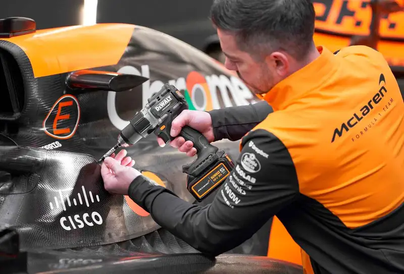 Дриль-шурупокрут ударний McLaren F1 TEAM LIMITED EDITION DeWALT DCD85MP2T — Photo 17