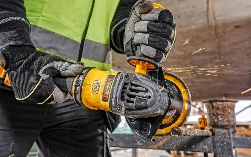 Шліфмашина кутова - болгарка акумуляторна безщіткова DeWALT DCG418NT — Photo 3