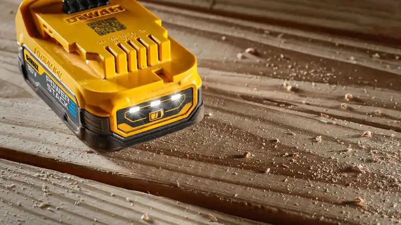 Акумуляторна батарея DeWALT PowerStack DCBP034 — Photo 4