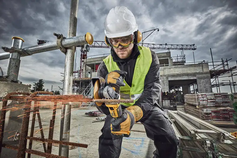 Шліфмашина кутова - болгарка акумуляторна безщіткова DeWALT DCG405P3 — Photo 2