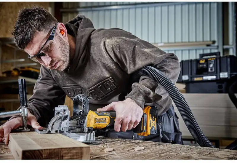 Фрезер акумуляторний безщітковий DeWALT DCW682NT — Photo 8