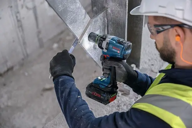 Акумуляторний безщітковий ударний гайковерт Bosch GDS 18V-750 C 06019L9002 — Photo 1