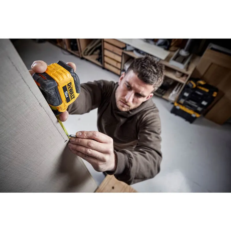 Рулетка вимірювальна COMPACT, 5 м х 28 мм DeWALT DWHT38114-0 — Photo 2
