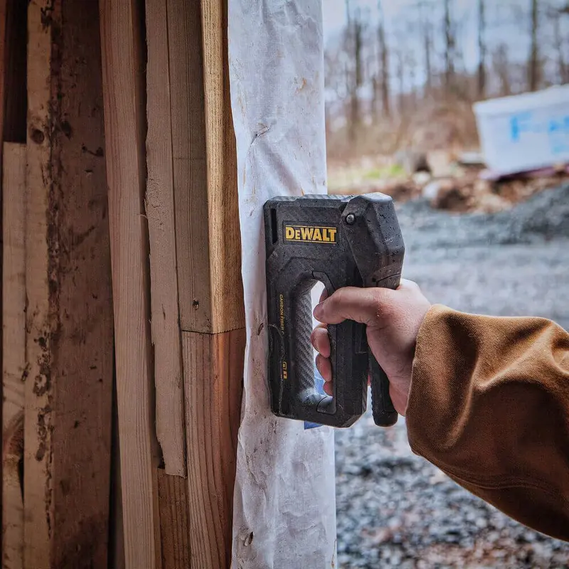 Степлер CARBON FIBRE для скоб типу G 6-14мм, цвяхів типу J 12, 15мм DeWALT DWHT80276-0 — Photo 5