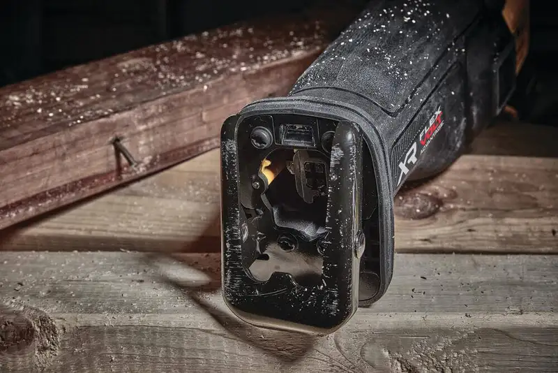 Пила шабельна акумуляторна DeWALT DCS386NT — Photo 15