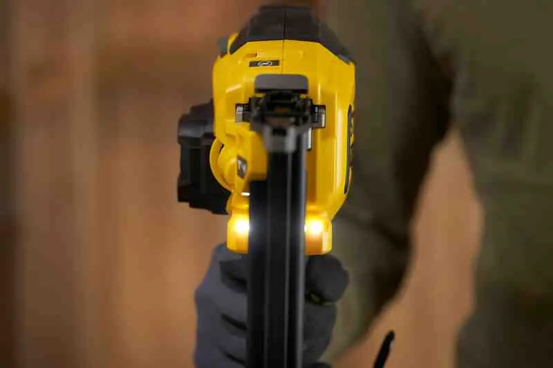 Пістолет цвяхозабивний акумуляторний STANLEY FATMAX SFMCN618B — Photo 13