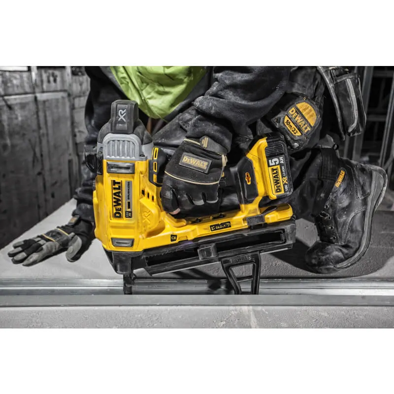 Пістолет цвяхозабивний акумуляторний безщітковий DeWALT DCN890P2 — Photo 11