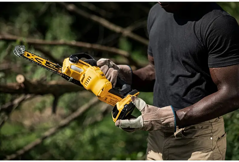 Міні-пилка ланцюгова акумуляторна безщіткова DeWALT DCMPS520P1 — Photo 12