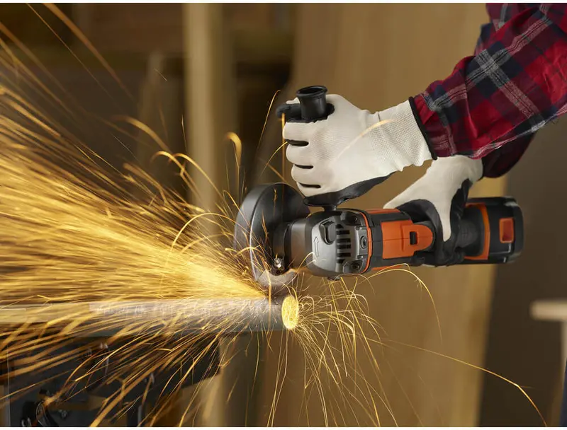 Шліфмашина кутова - болгарка акумуляторна BLACK+DECKER BCG720M1 — Photo 7