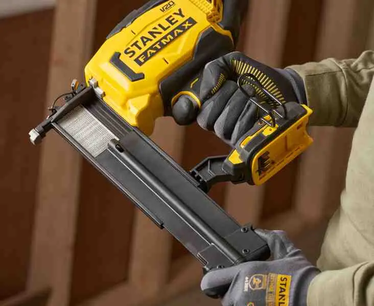 Пістолет цвяхозабивний акумуляторний STANLEY FATMAX SFMCN618B — Photo 15