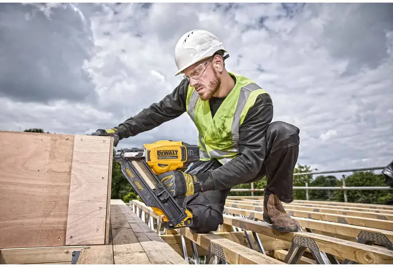Пістолет цвяхозабивний акумуляторний безщітковий DeWALT DCN930N — Photo 15