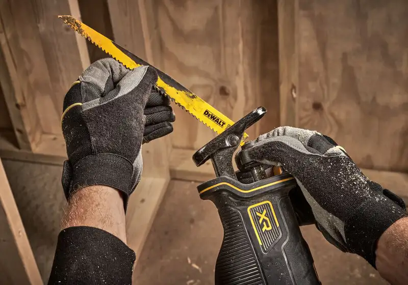 Пила шабельна акумуляторна DeWALT DCS382NT — Photo 4