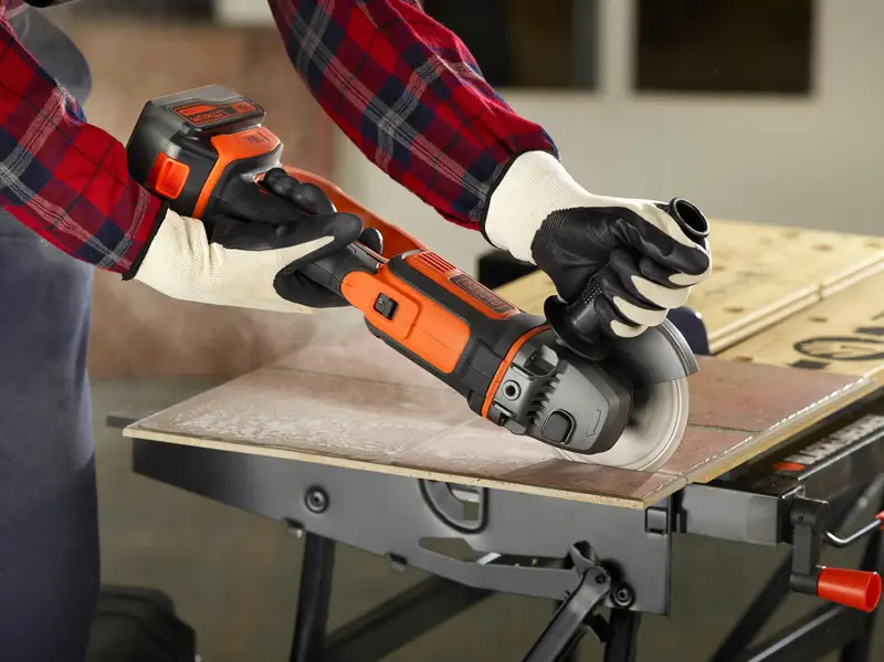 Шліфмашина кутова - болгарка акумуляторна BLACK+DECKER BCG720N — Photo 3