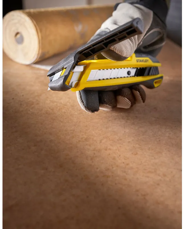 Ніж c висувним лезом шириною STANLEY STHT10501-0 — Photo 3