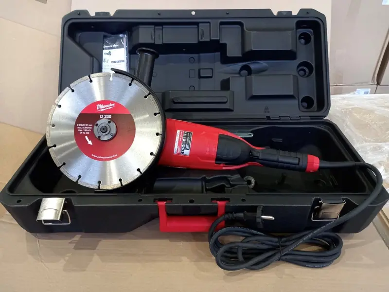 Кутова шліфувальня машина MILWAUKEE 230 мм AG22-230DMS-DSET (+ захисний кожух, бокова рукоятка, фланець, фланцева гайка, кабель, — Photo 2