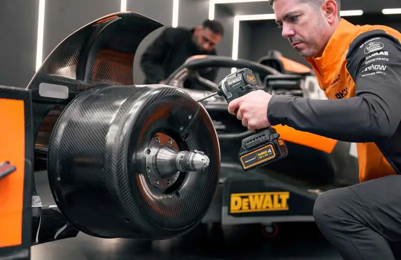 Набір з двох інструментів акумуляторних безщіткових McLaren F1 TEAM LIMITED EDITION DeWALT DCK200MM2T — Photo 12
