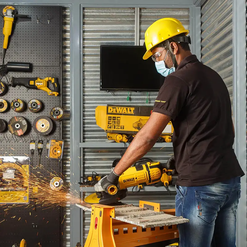 Шліфмашина кутова - болгарка мережева DeWALT DWE4579 — Photo 13