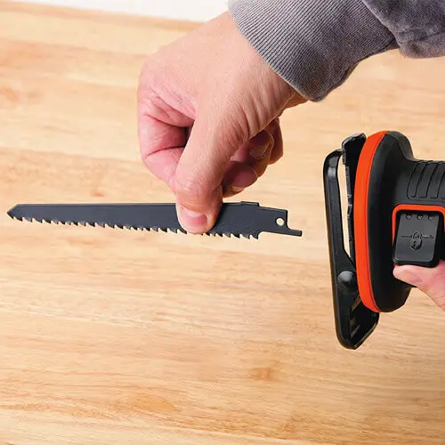 Пила шабельна акумуляторна BLACK+DECKER BDCR18N — Photo 3