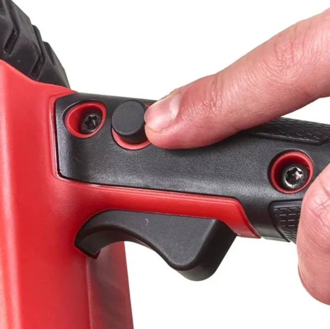 Пила ланцюгова акумуляторна MILWAUKEE, M18 FCHSC-121, 300 мм (+ заряд.пр., 1 акум.Х 12Аг, шина, ланцюг, олія для змащення ланцюг — Photo 4