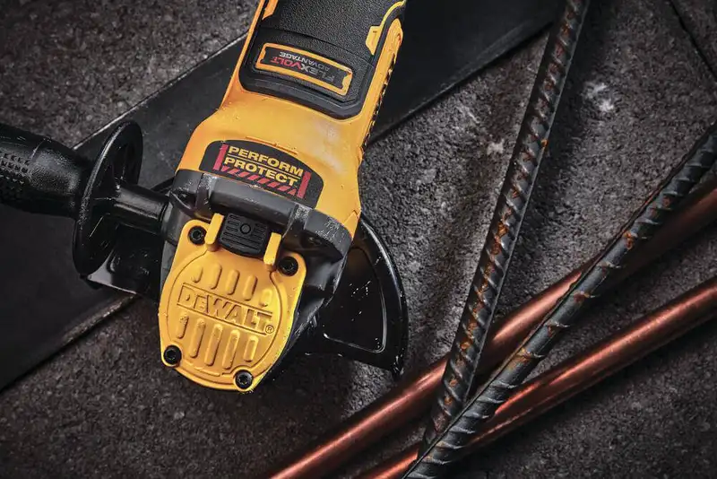 Шліфмашина кутова - болгарка акумуляторна безщіткова DeWALT DCG409T1 — Photo 3