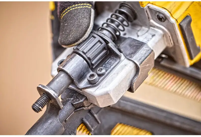 Пістолет цвяхозабивний акумуляторний безщітковий DeWALT DCN930N — Photo 8
