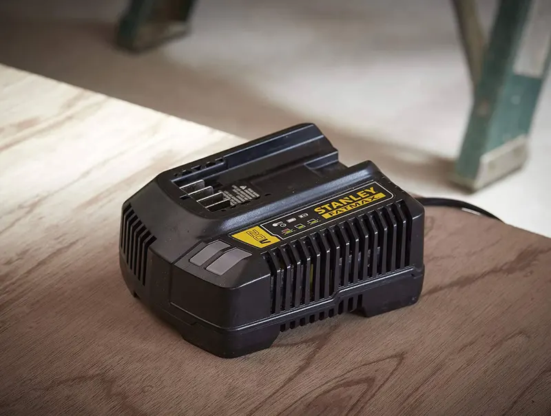 Зарядний пристрій STANLEY FATMAX SFMCB14 — Photo 1